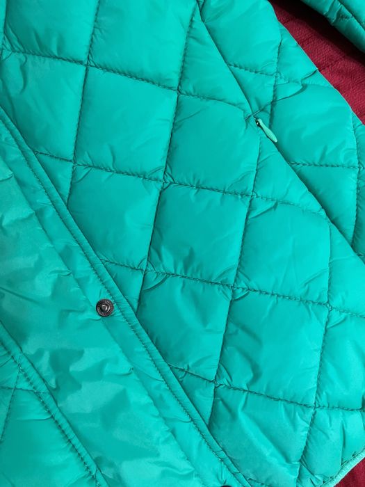 Продам куртку новую