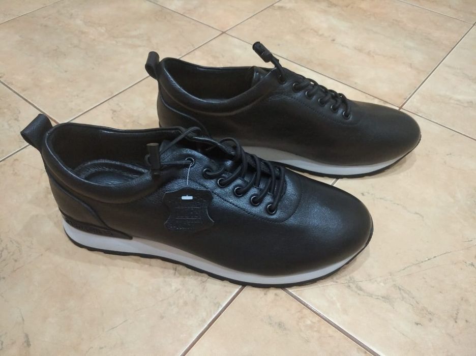 Новые кросовки мужские