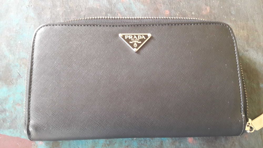Дамско портмоне Prada