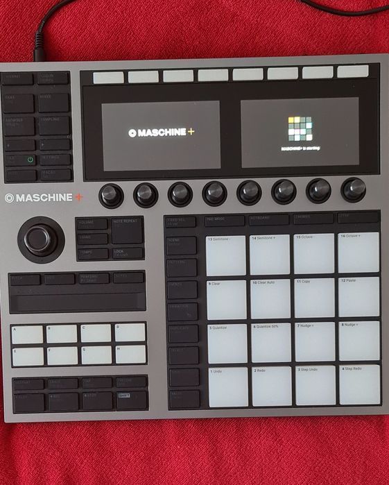 Native instruments Maschine plus