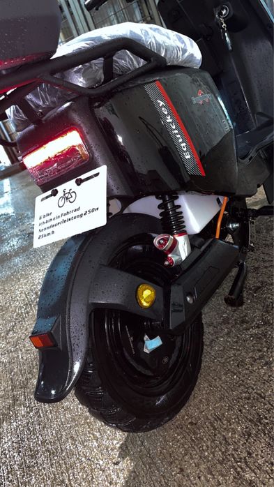 Moped scuter scooter electric