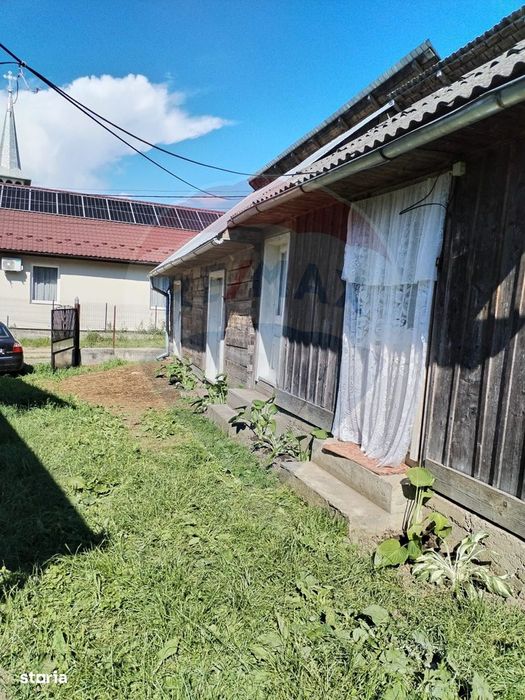 Casa traditionala si teren in s.f de 712 mp, Com. Șieu, langa biserica