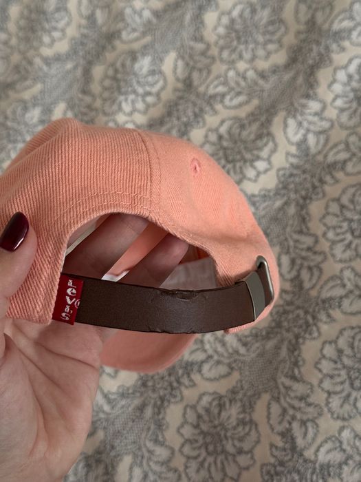 Кепка Levi’s в розовом цвете