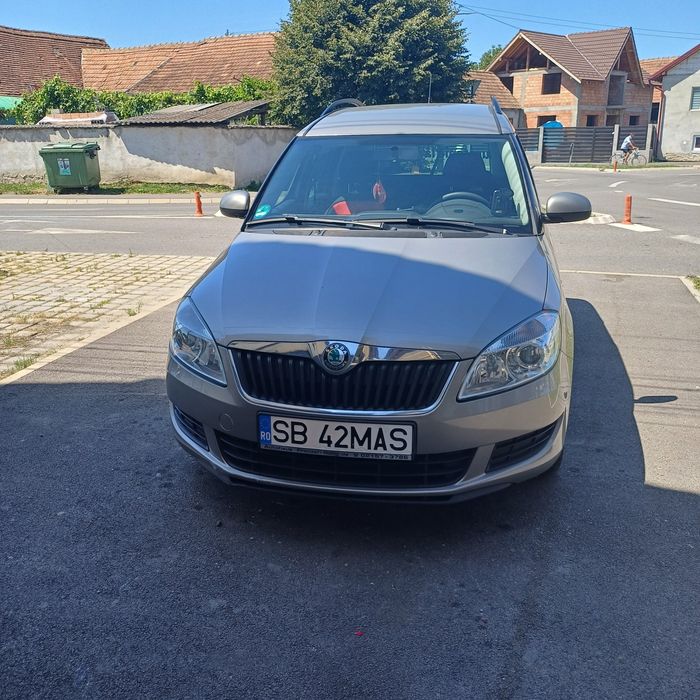 SKODA Roomster 2012 — imagine 2