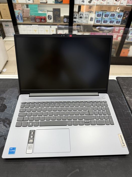 Lenovo ideapad slim3 15IRU8