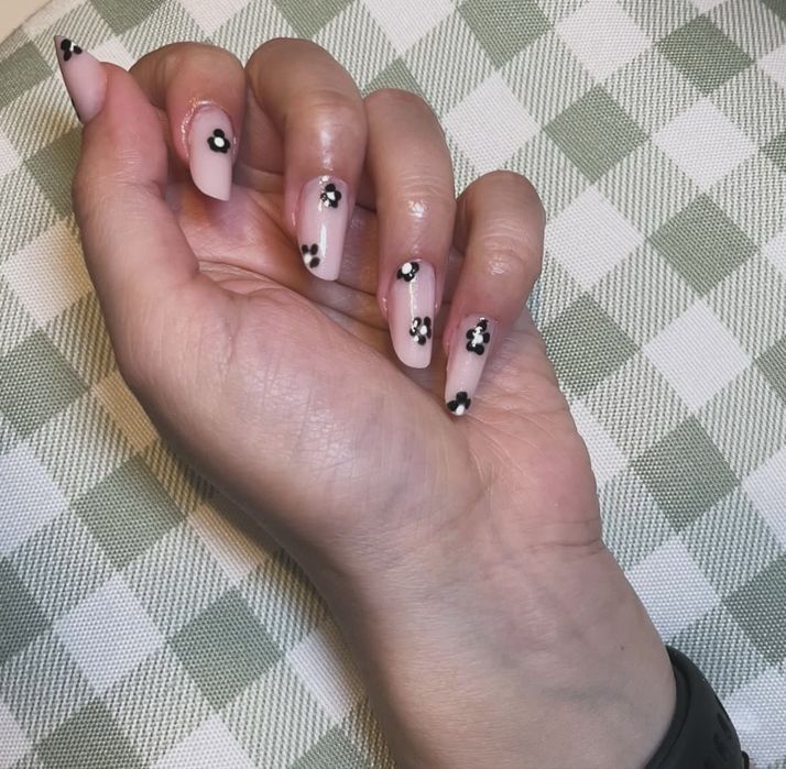 Model Gratis!! Unghii cu gel sector 4, 3 min Dimitrie Leonida