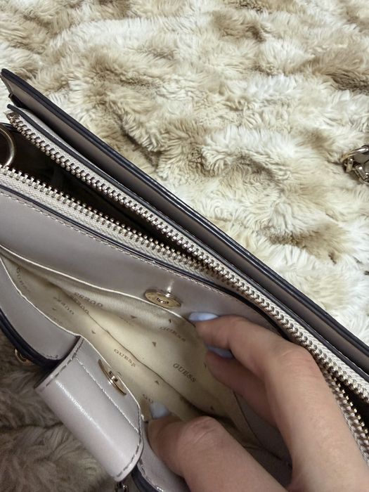 Оригинална чанта GUESS