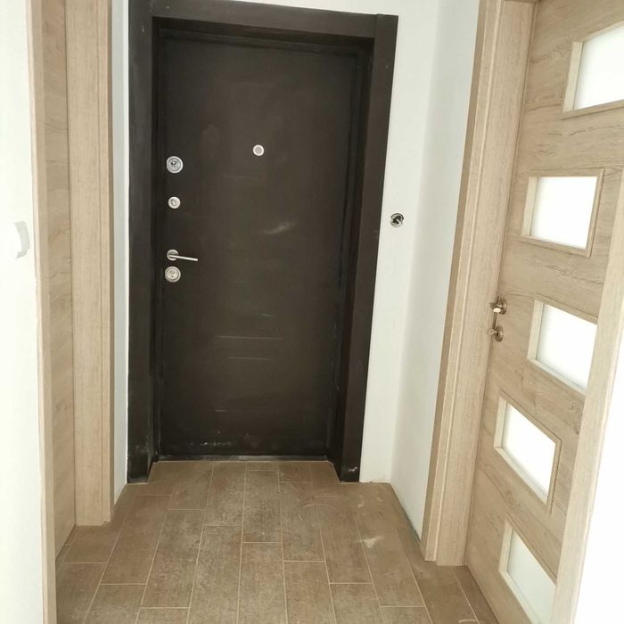 Продава се Тристаен апартамент в Варна, Зимно кино Тракия - 82 кв.м за 1927 €/кв.м - Снимка #11