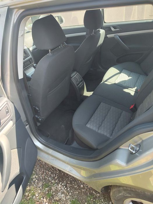 Mașina skoda Octavia