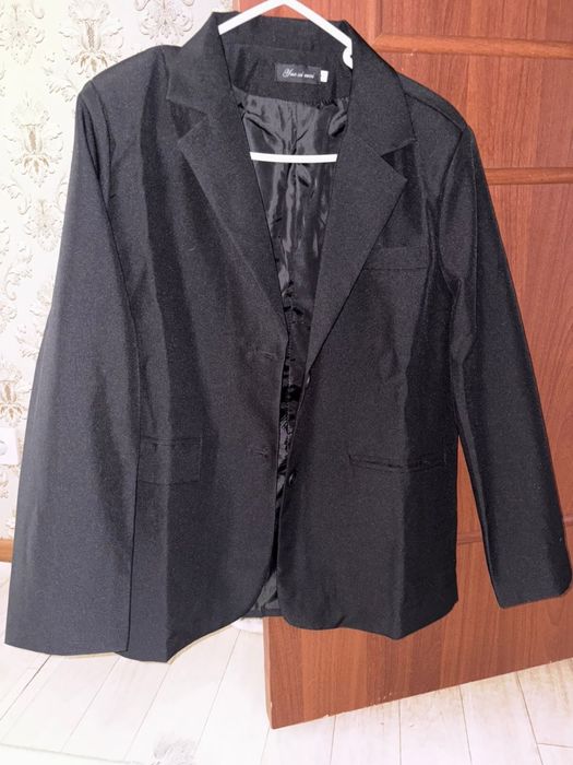 Одежда не новая но чистая.