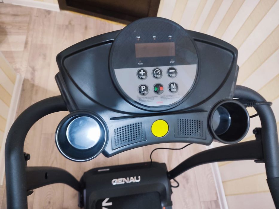 Продам беговую дорожку