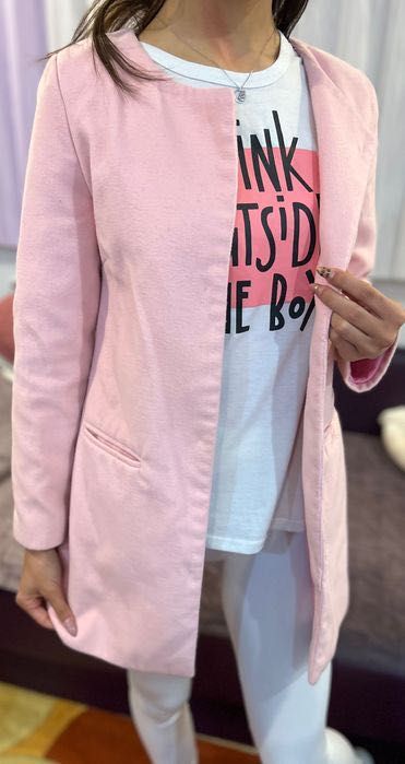 Две пролетни палта