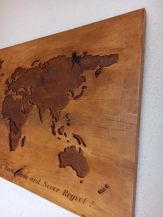 Дървено пано ,,Картата на света"