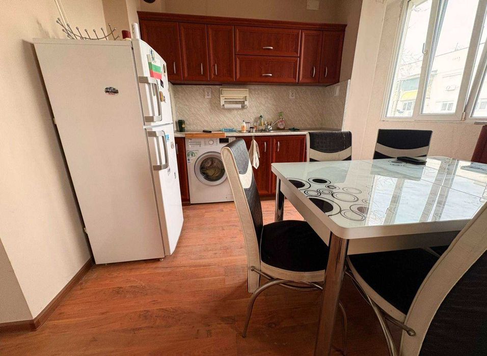 Тристаен апартамент