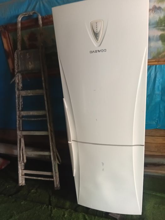 Продам холодильник