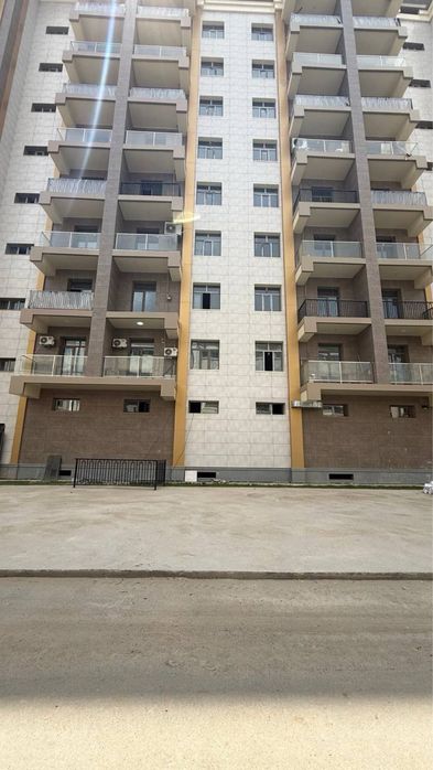 Продается 3 ком. Квартира на 2 этаже адрес Фрунзе ор. Самарканд сити