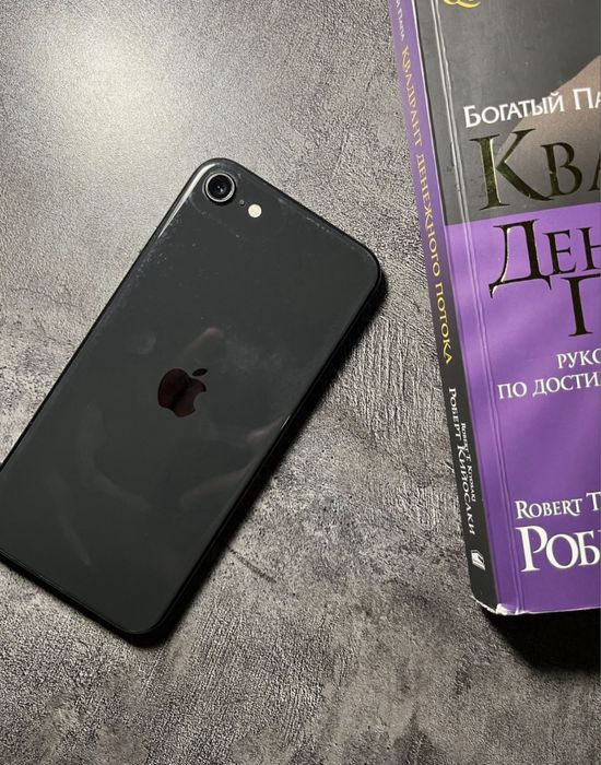 Iphone SE продам