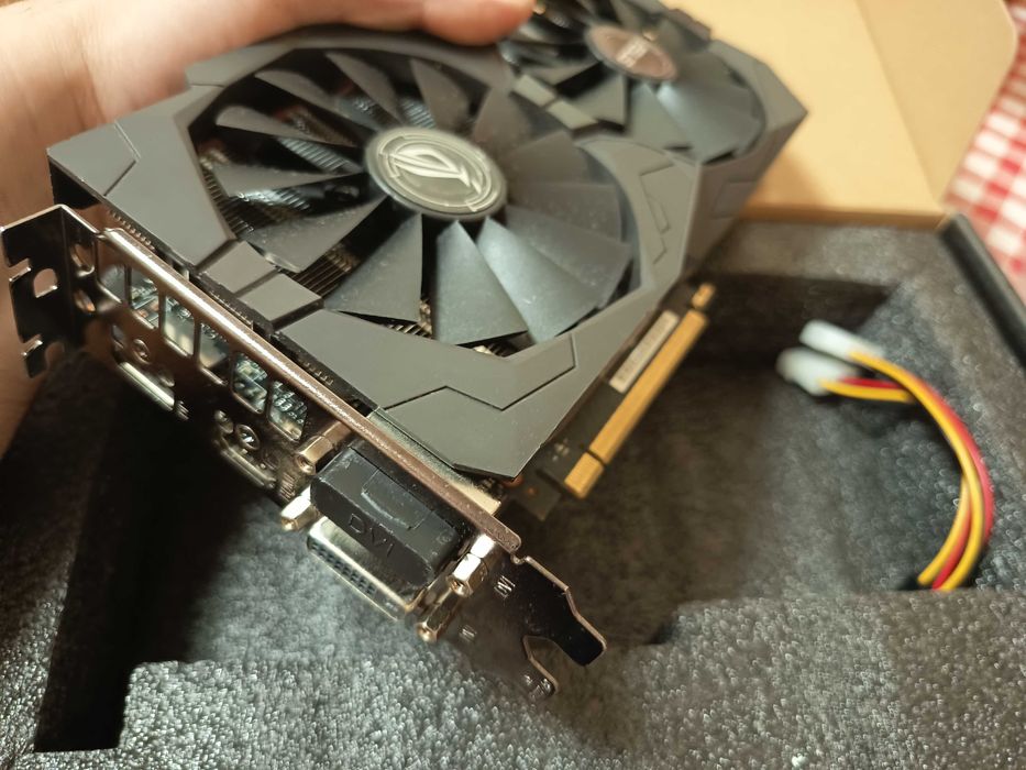Placa video Asus Strix GTX 1050TI O4G Gaming
