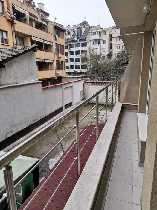 3-стаен обзаведен монолит в сърцето на Кършияка