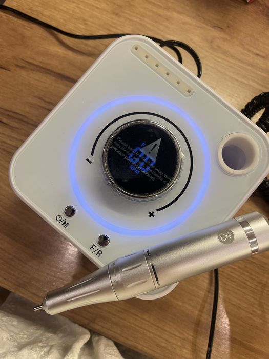 Електрическа пила с LCD дисплей Elena Art