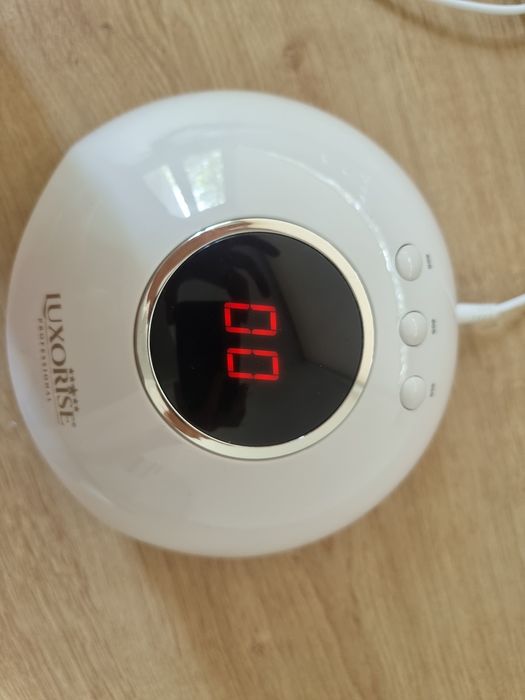 Lampa UV pentru unghii