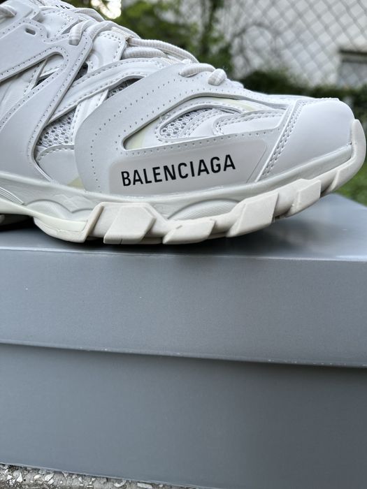 Balenciaga track (cream/white)