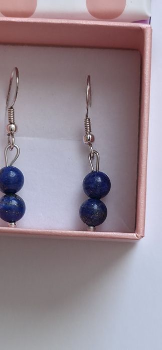 Cercei argint 925 cu pietre semiprețioase de lapis lazuli.