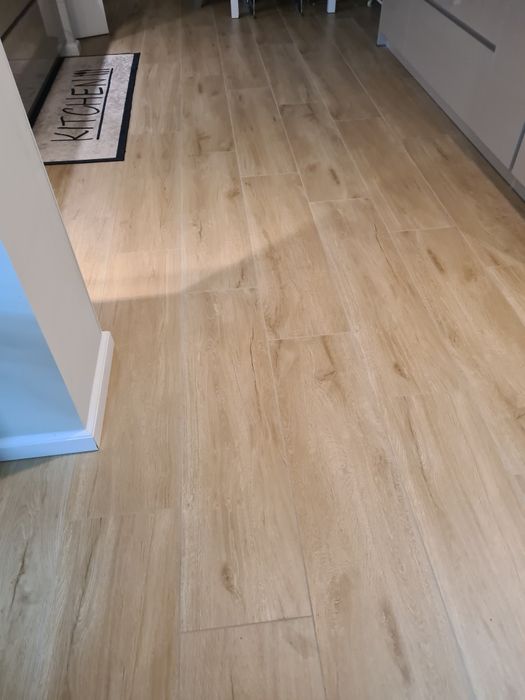 Montez Parchet laminat !