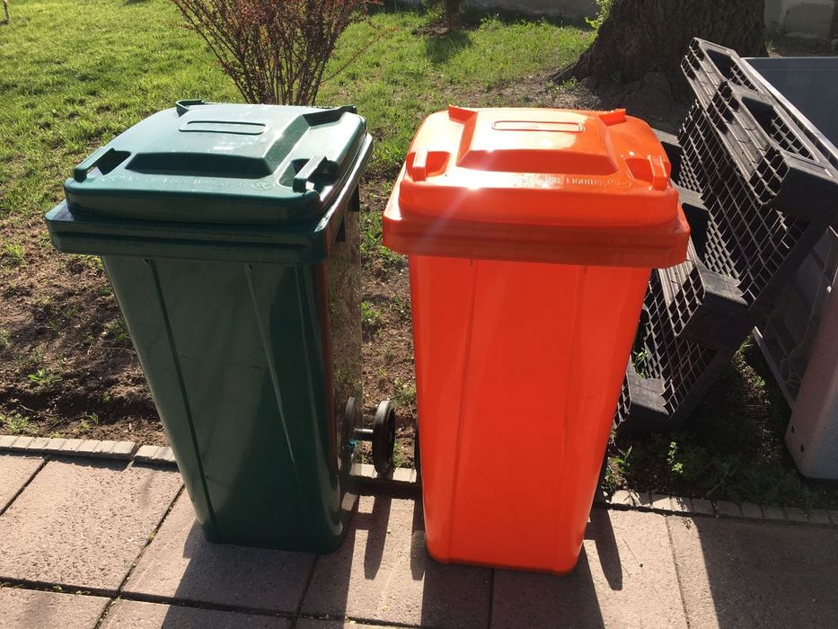 Мусорный контейнер