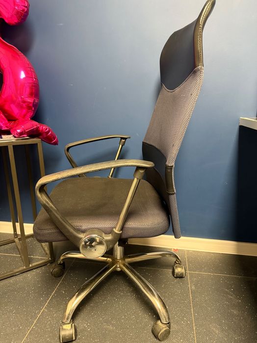 Черен офис  стол