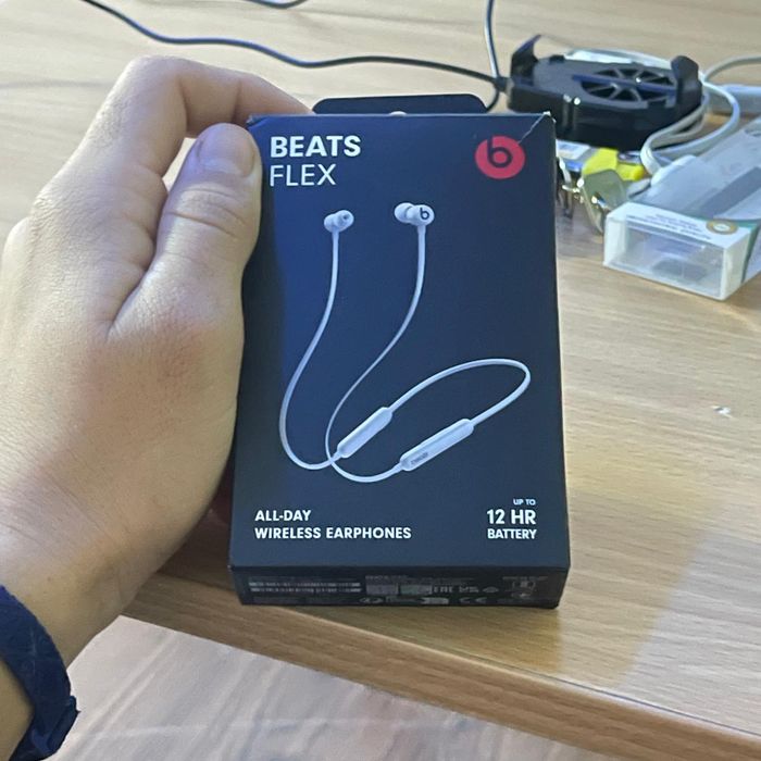 Vând căsti BEATS FLEX