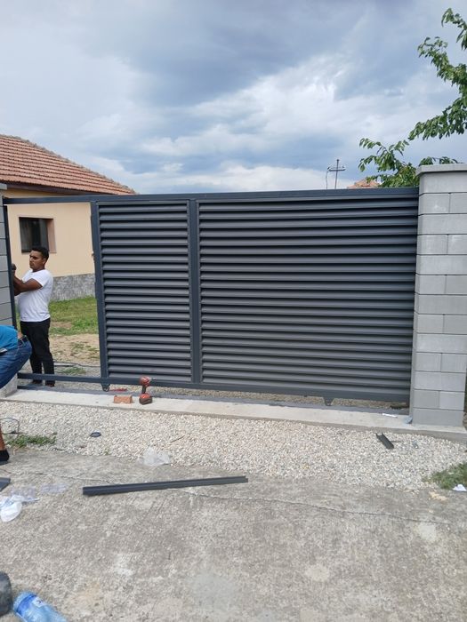 Garduri model zaluzea