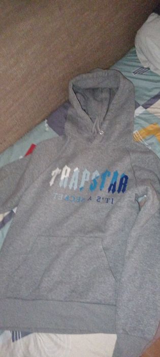 Compleu trapstar gri cu scris baby blue