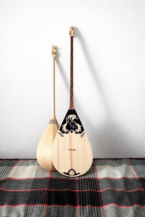 домбыра из берёзы.