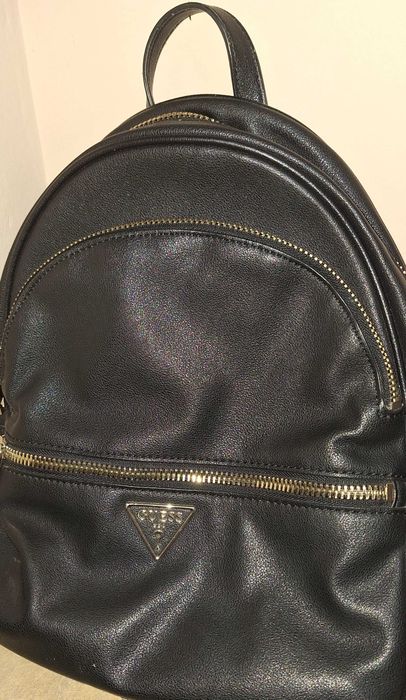 Оригинална раница на Guess