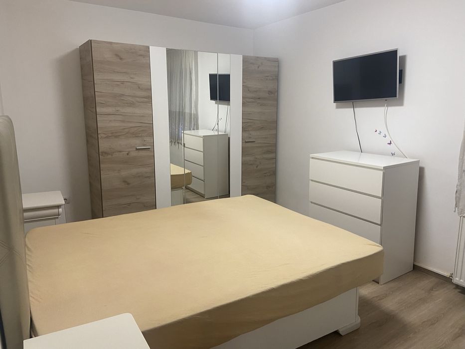 Inchiriez apartament 3 camere