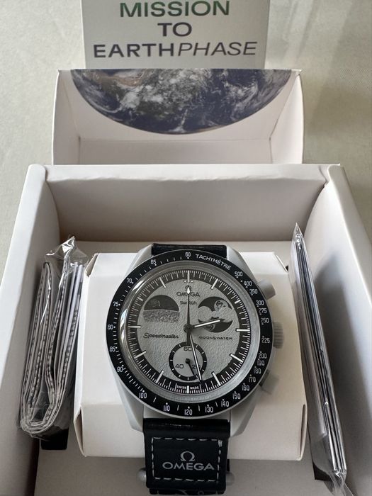 Omega x Swatch MoonSwatch Mission to Earthphase