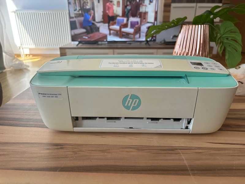 Принтер HP DeskJet 3785 в отлично състояние. Напълно функционален.