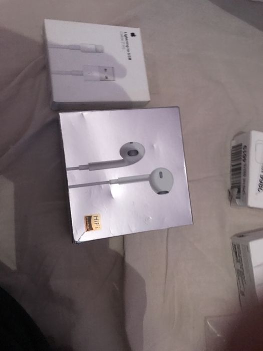 Casti iPhone germana pret super ieftin