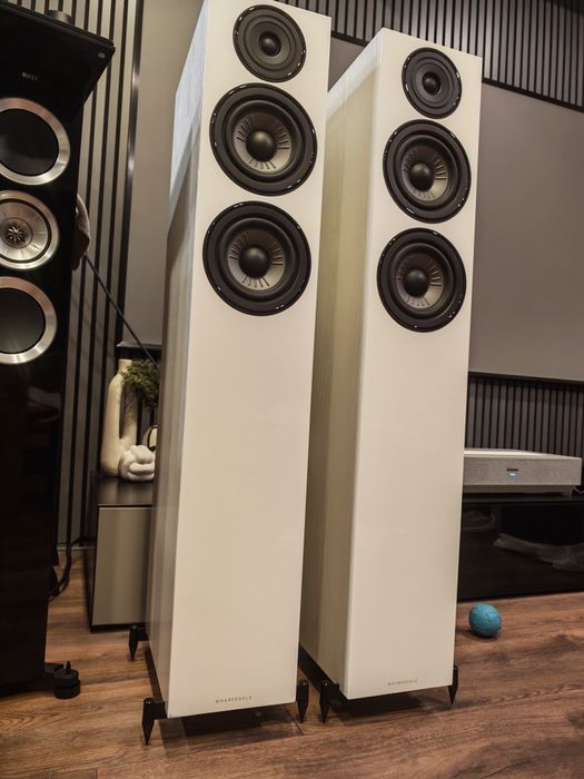 Boxe podea Wharfedale Diamond 12.4