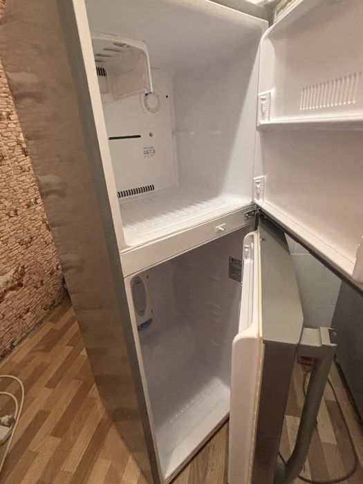 Продам холодильник LG