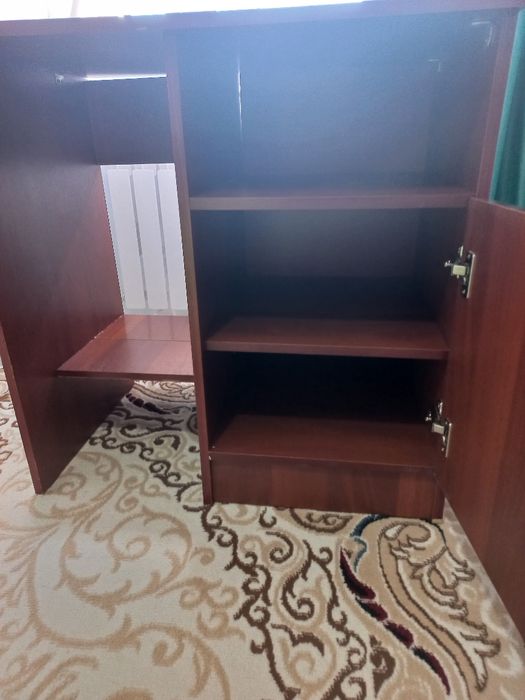 Продам компактный стол