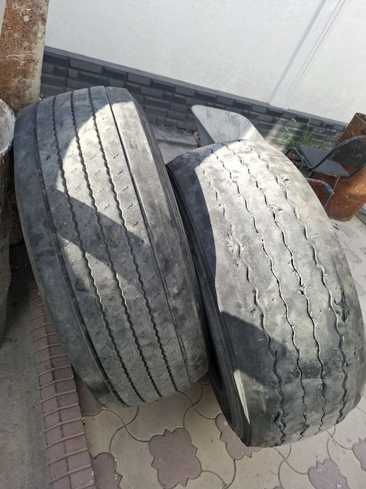 Продам шины срочно грузовое
