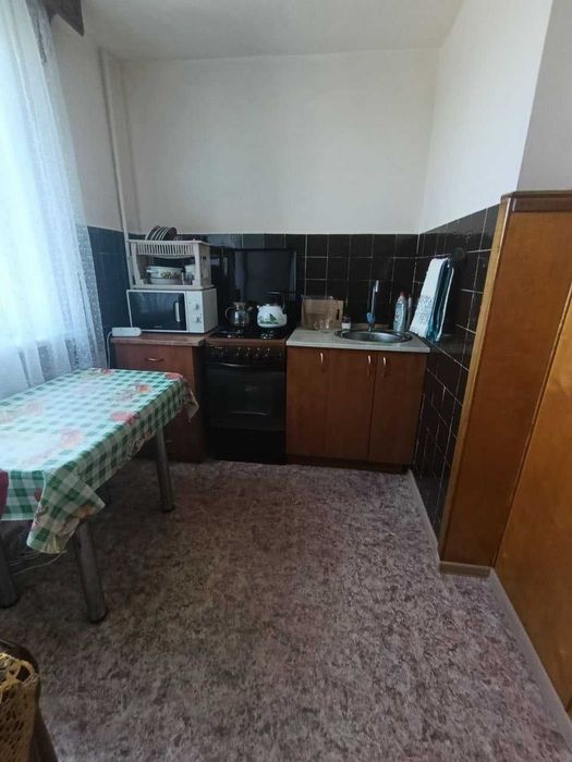 продам 1 ком. квартиру в 8 микрорайоне