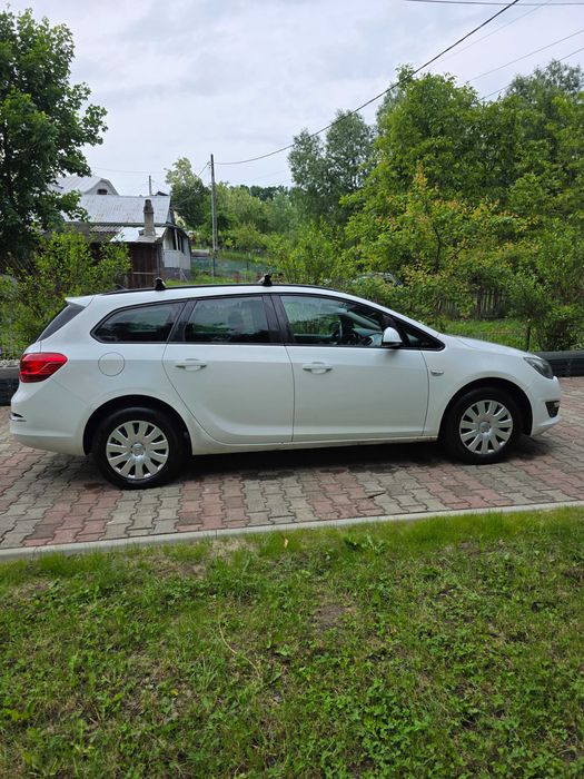 Vând  OPEL  ASTRA Sports TOURER