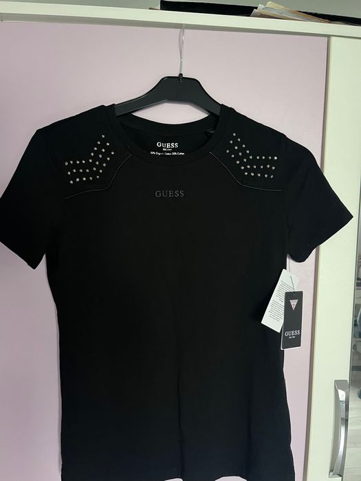 Tricou GUESS cu eticheta