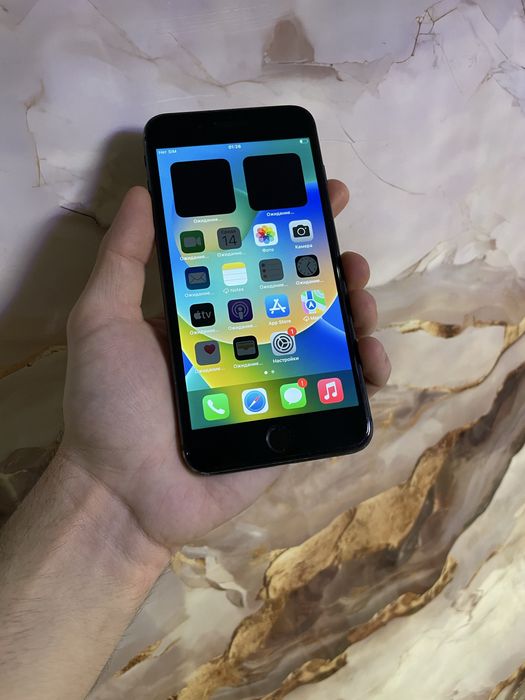 Продам телефон Айфон 8 Plus