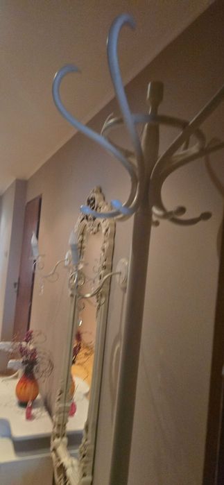 Закачалка бяла в отлично състояние