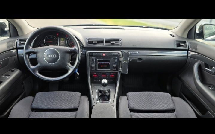 Vând  audi a4 1.9. 4