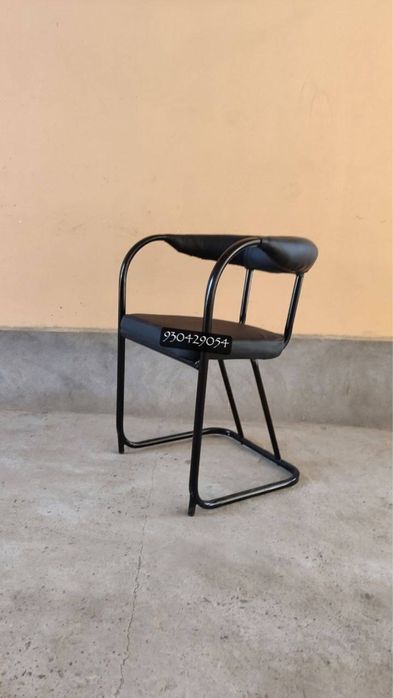 Stul barniy xotdog perashka somsaxona va kompyuter game klub uchun